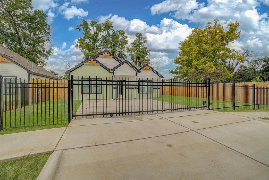 Photo of 5919 Rietta Street