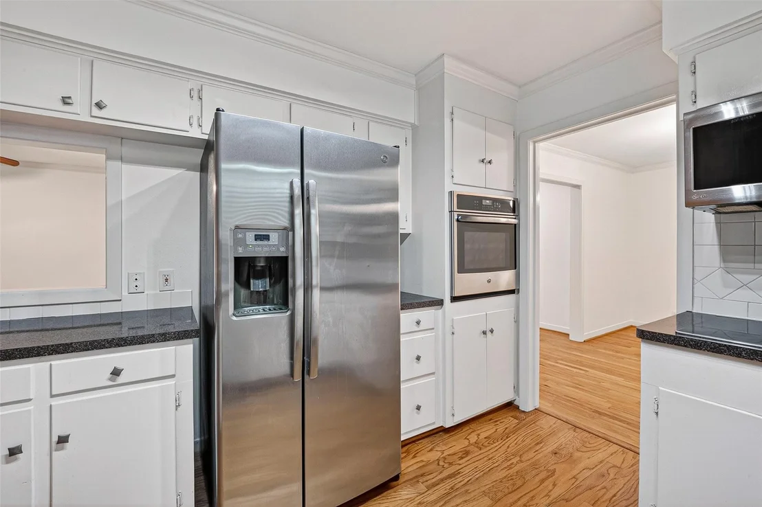 Photo of 5006 Creekbend Drive