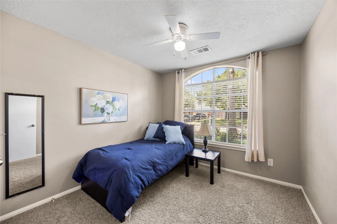 Photo of 21139 Wildcroft Drive