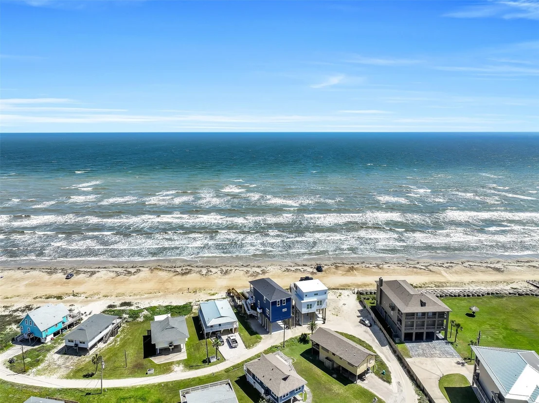 Photo of 16728 West Beach Road