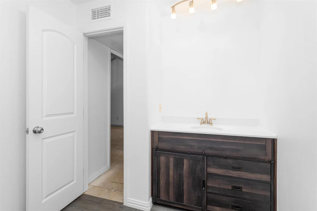 Photo of 5693 Cessna Drive