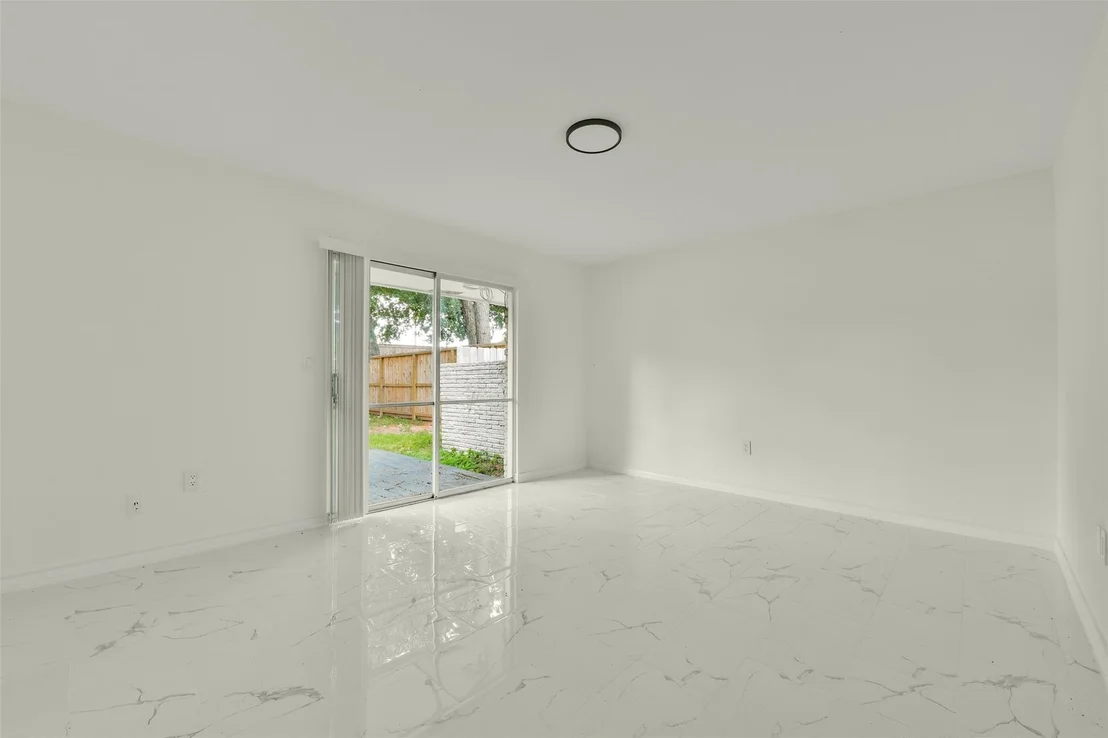 Photo of 1616 Redway Lane