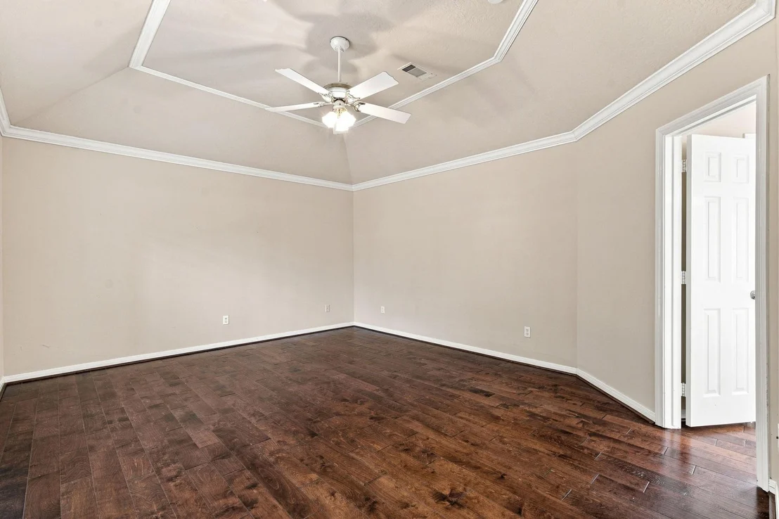 Photo of 101 Lakeside Drive