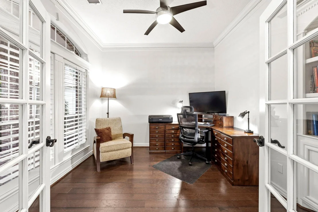 Photo of 130 E Fairbranch Circle