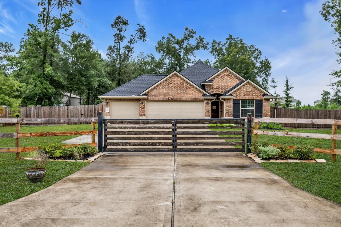 Photo of 9199 White Tail Drive