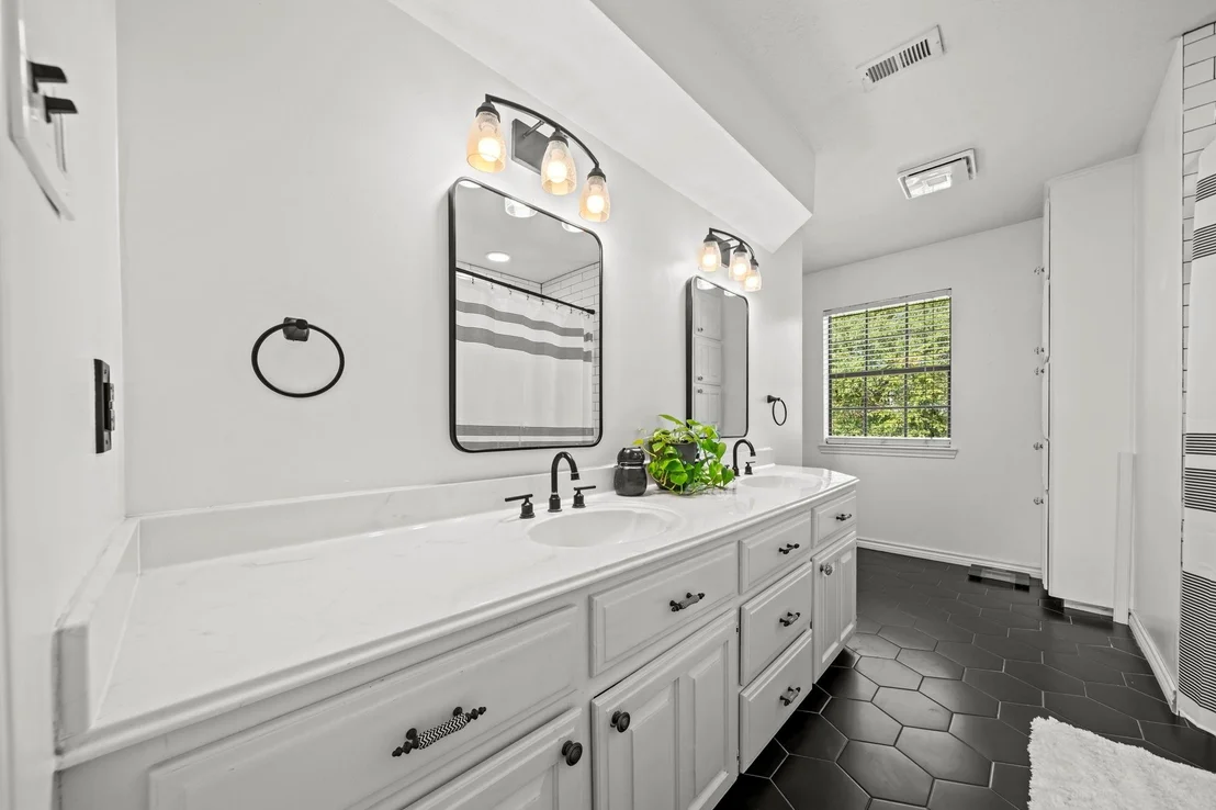 Photo of 31406 Stella Lane