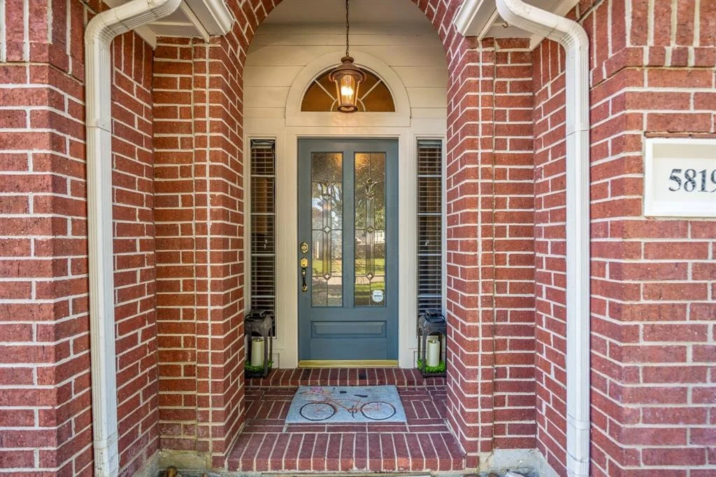 Photo of 5819 Capella Park Drive