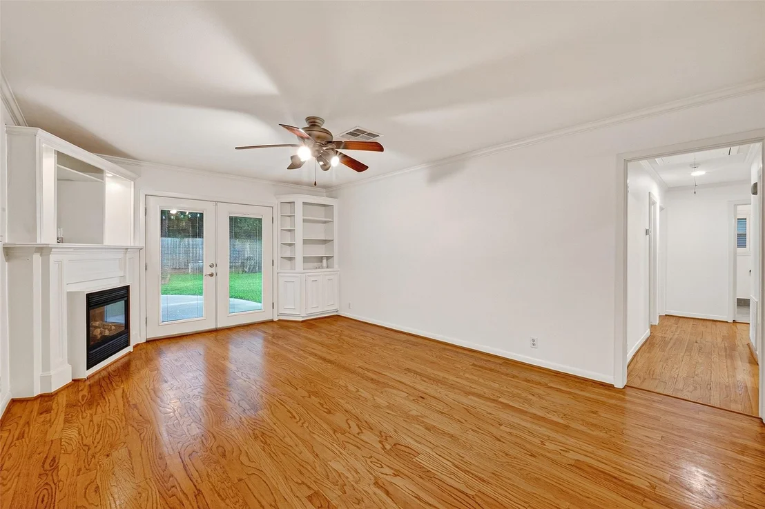 Photo of 5006 Creekbend Drive