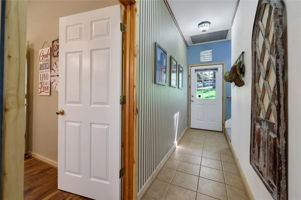 Photo of 120 Lake Oaks Boulevard