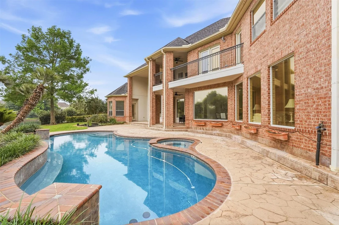 Photo of 5002 Regency Drive