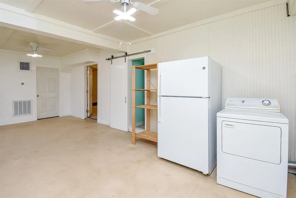 Photo of 1039 Bayview Drive