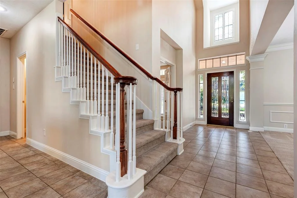 Photo of 83 N Greenvine Circle