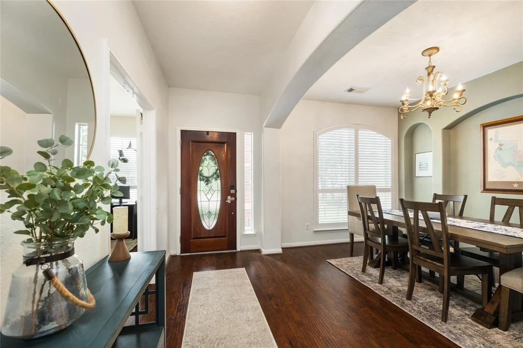 Photo of 21247 Albany Park Lane