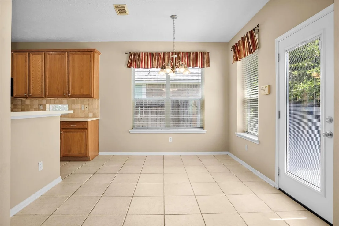 Photo of 6 W Whistlers Bend Circle