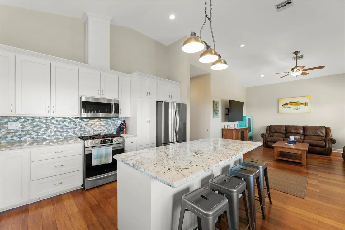 Photo of 742 Bay Drive