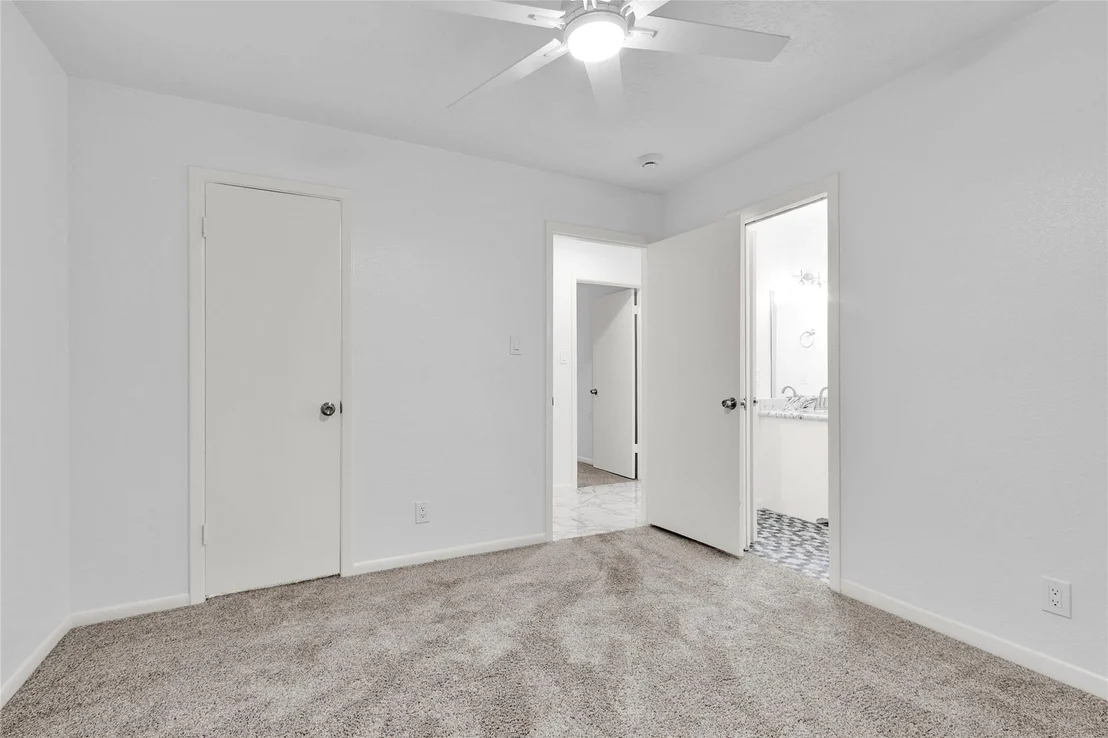 Photo of 11830 Thoreau Drive
