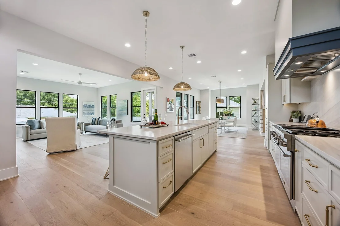 Photo of 2214 Chantilly Lane