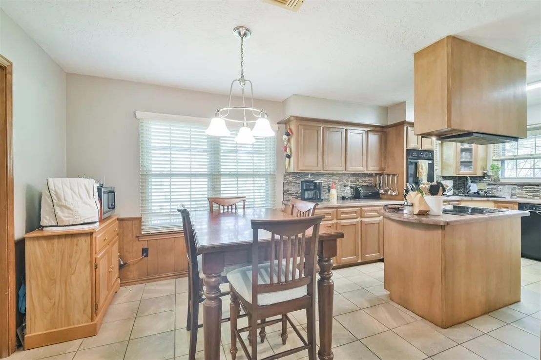 Photo of 1602 N Hollow Drive