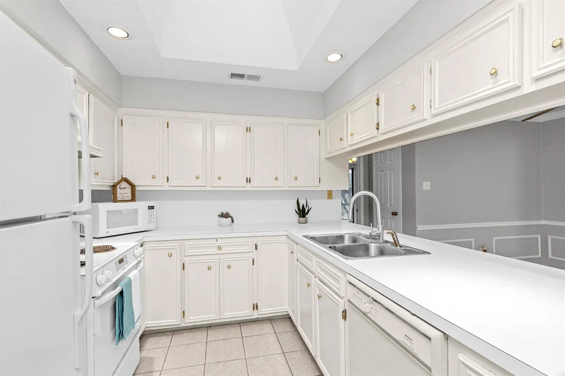 Photo of 127 Golfview Drive