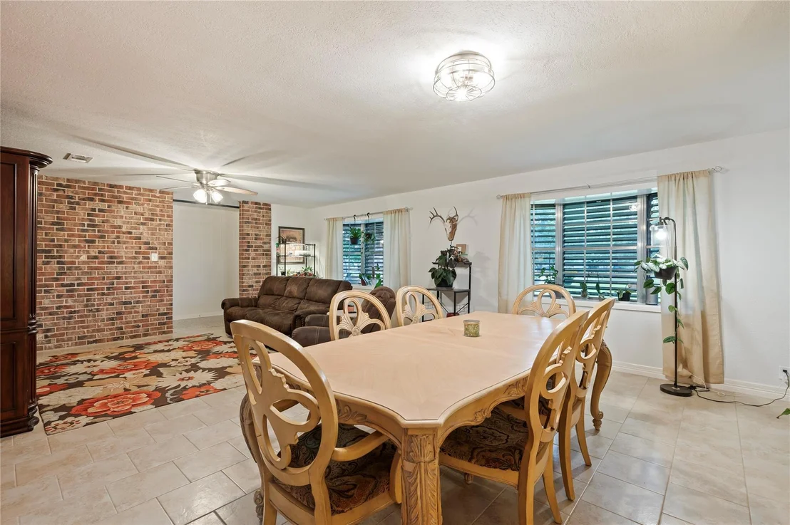Photo of 725 Thompson Road