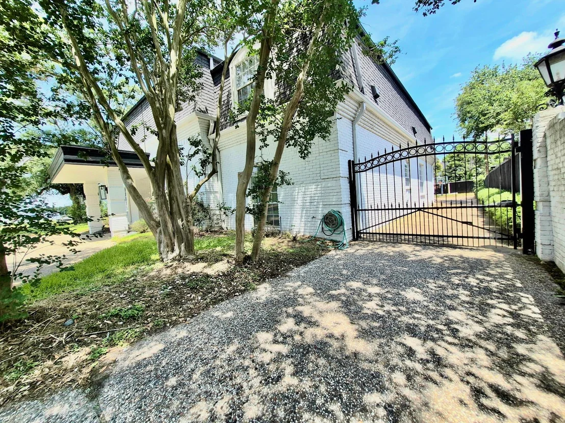 Photo of 5330 Braesheather Drive