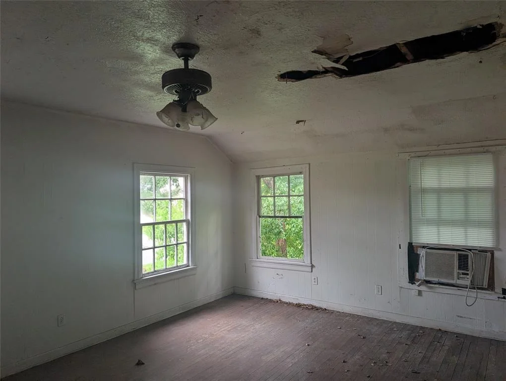 Photo of 8343 Bonner