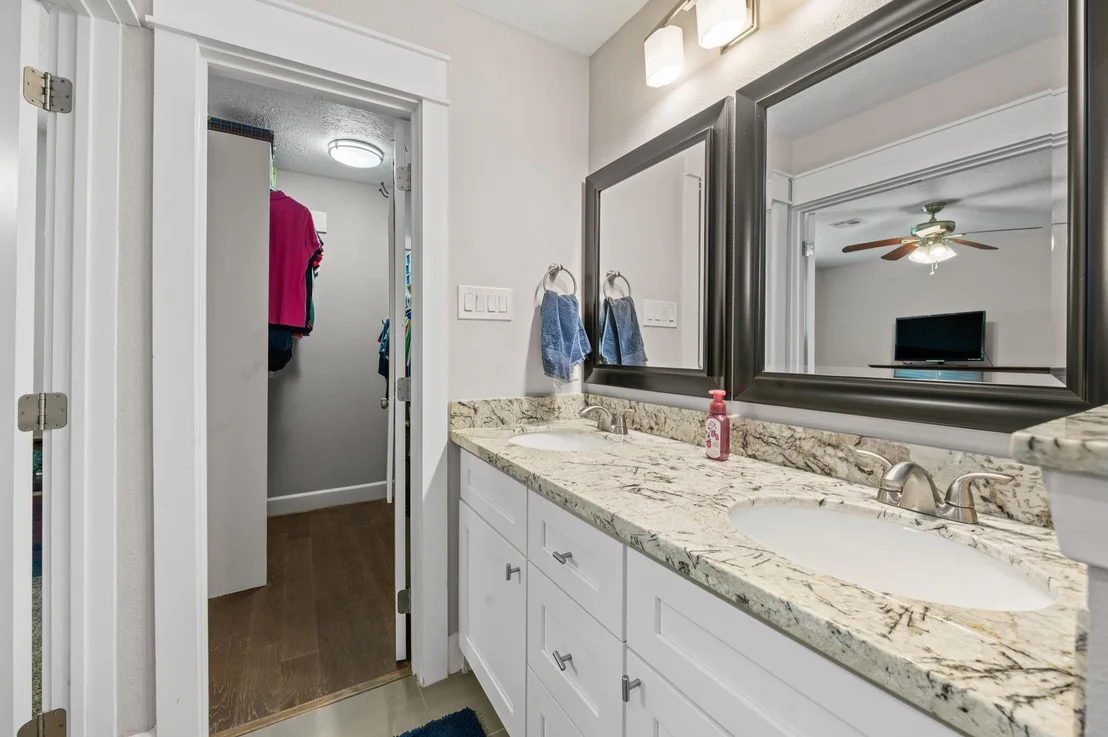 Photo of 11910 Mullins Drive