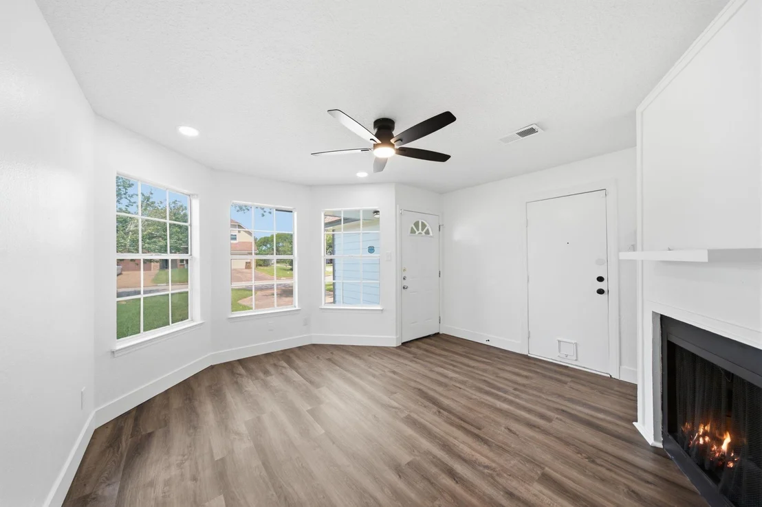 Photo of 5820 Guadalupe Drive
