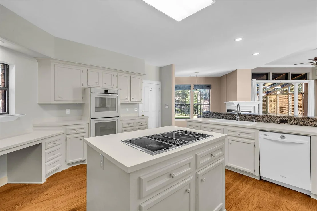 Photo of 566 Edgewood Drive
