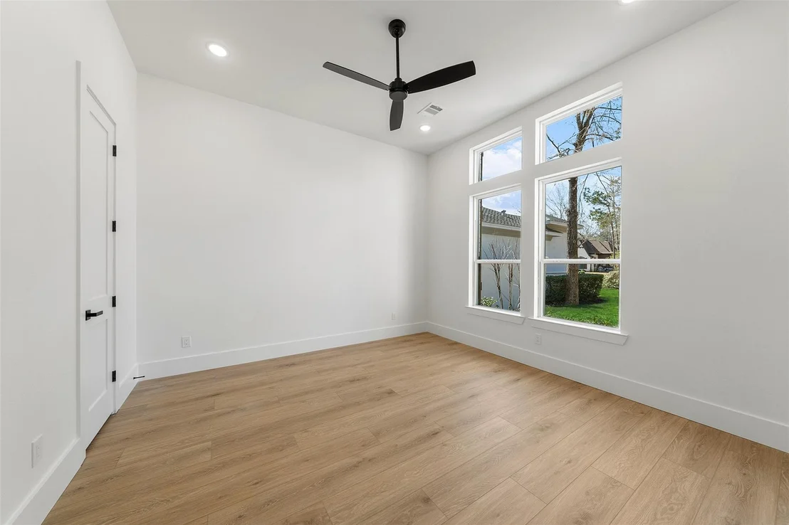 Photo of 258 Pinerock Lane