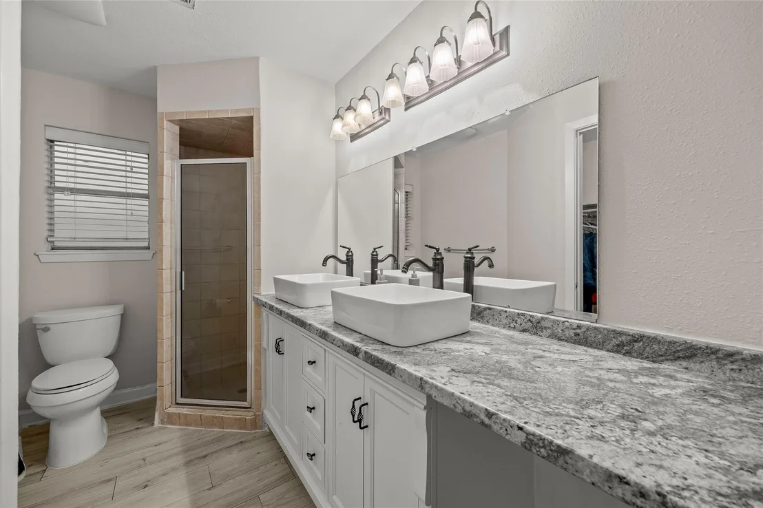 Photo of 1607 Buescher Drive