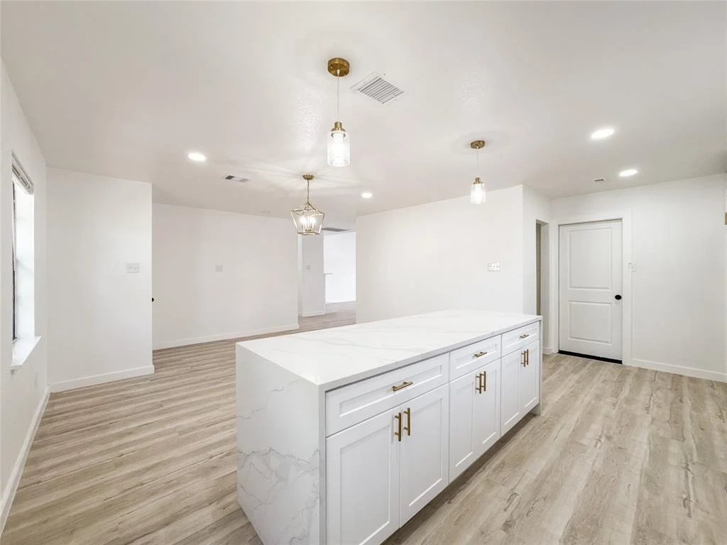 Photo of 14214 Morinscott
