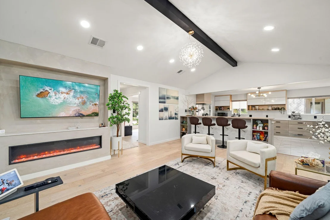 Photo of 2211 Pomeran Drive