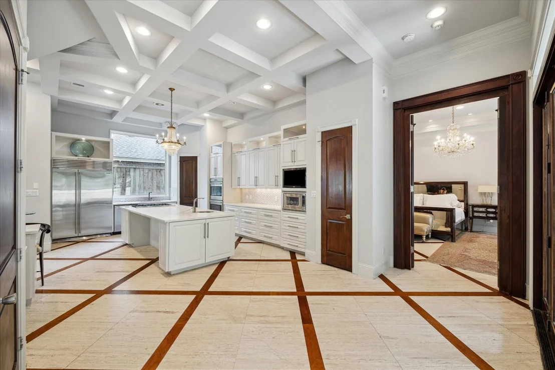 Photo of 2247 Bartlett Street
