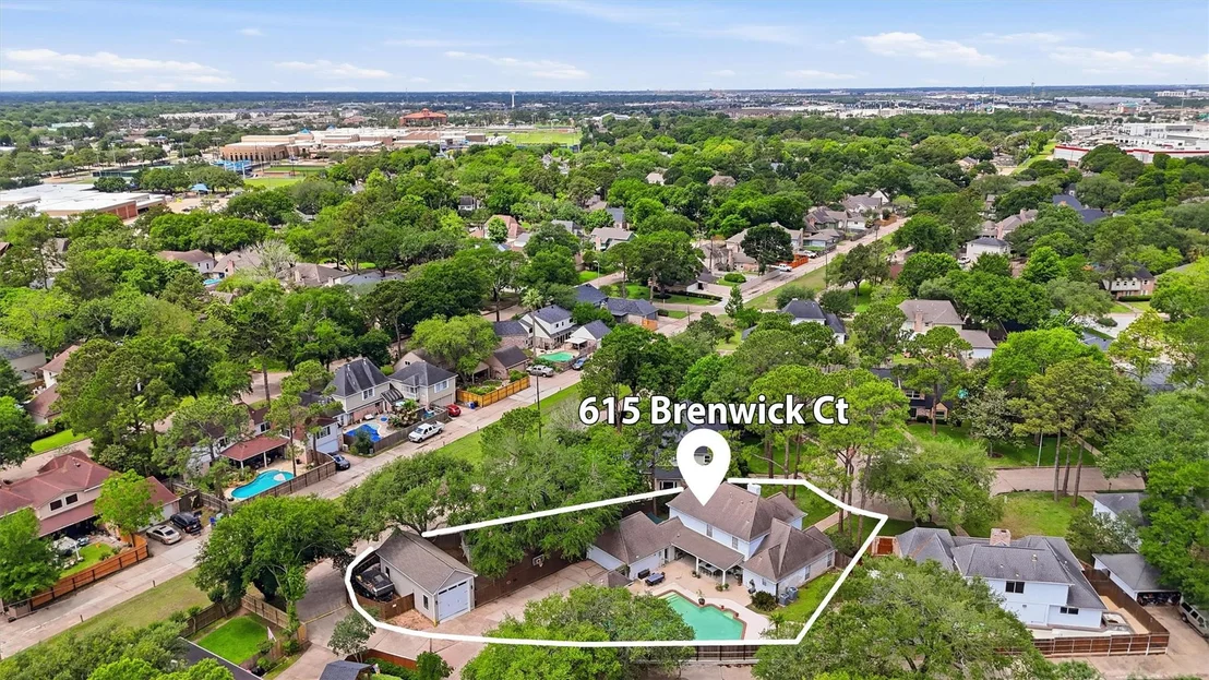 Photo of 615 Brenwick Court