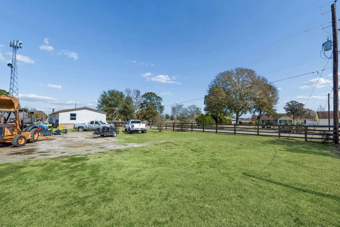 Photo of 21611 Parker Road
