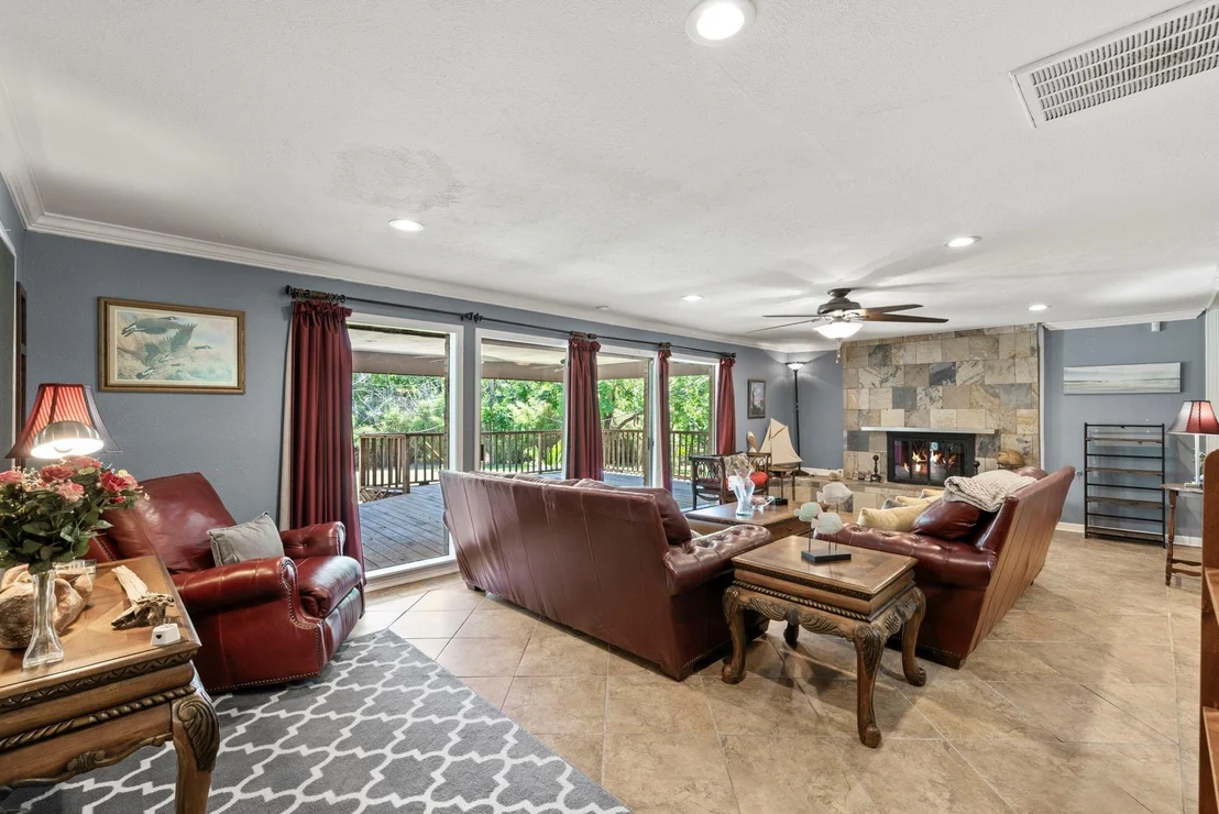 Photo of 707 Scenic Drive