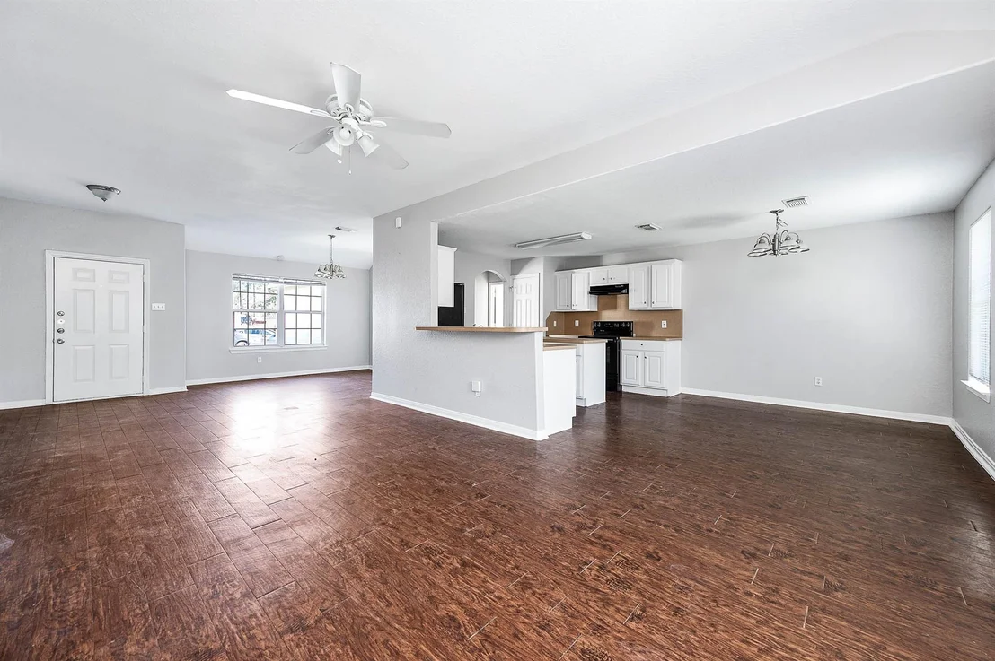 Photo of 220 Kellyn Court