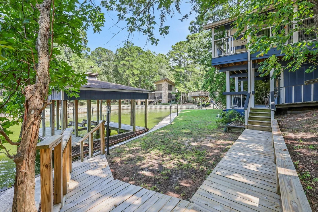 Photo of 511 N Forest Cove Loop