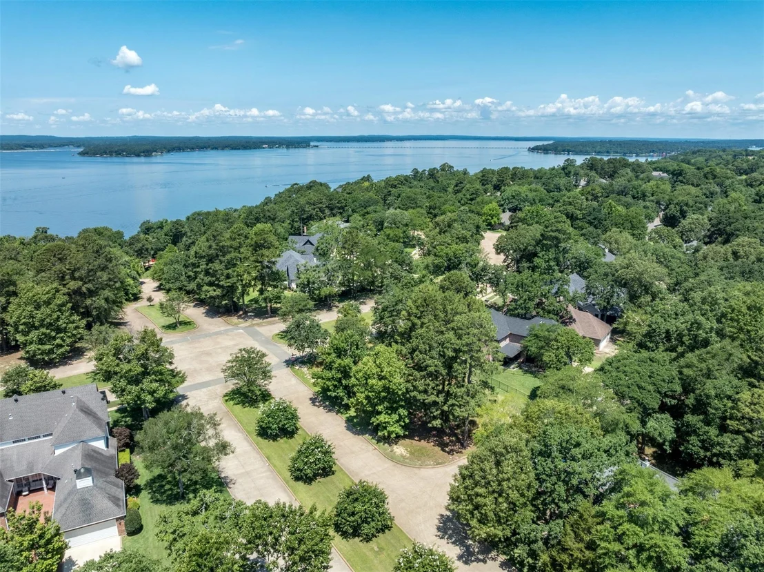 Photo of 137 Eagles Bluff Blvd S