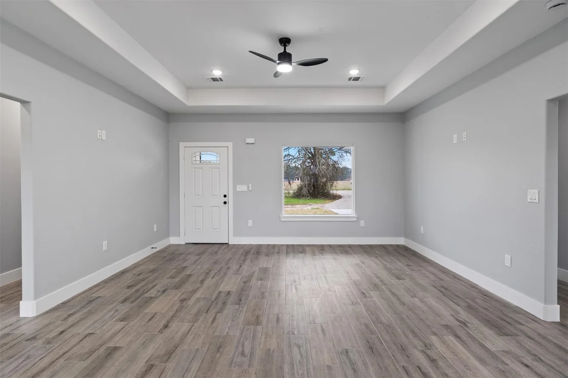 Photo of 7 Meadowview Dr