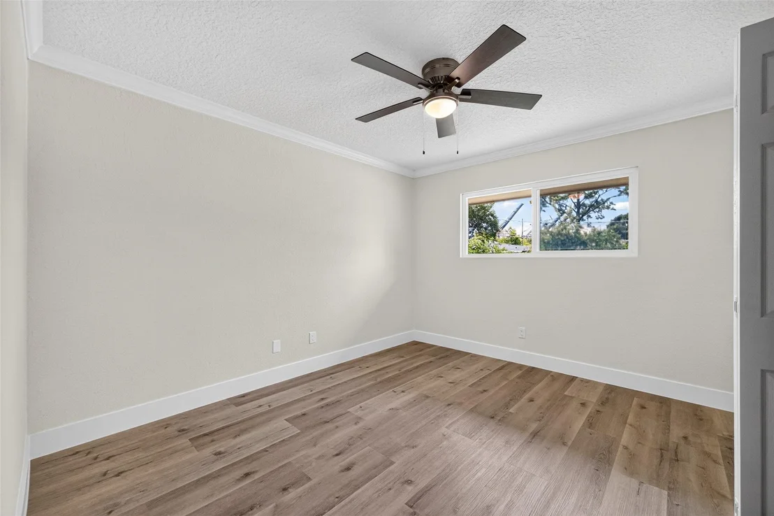 Photo of 218 Bay Colony Circle