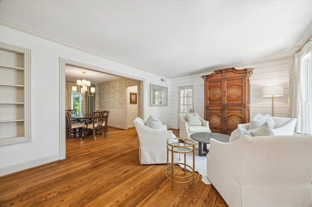 Photo of 2618 Sunset Boulevard