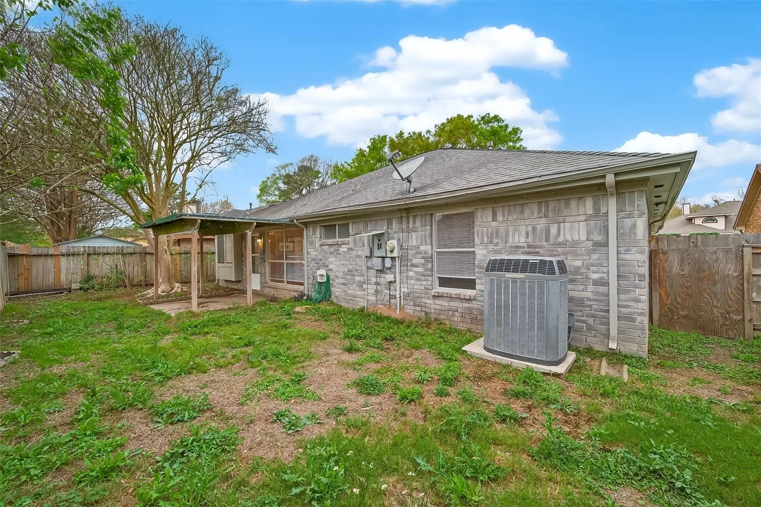 Photo of 17423 Saxon Drive