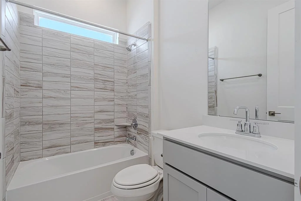 Photo of 205 Peninsula Point Drive