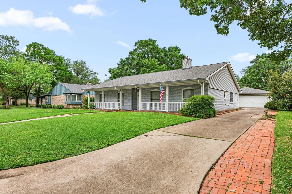 Photo of 11407 Valley Spring Drive