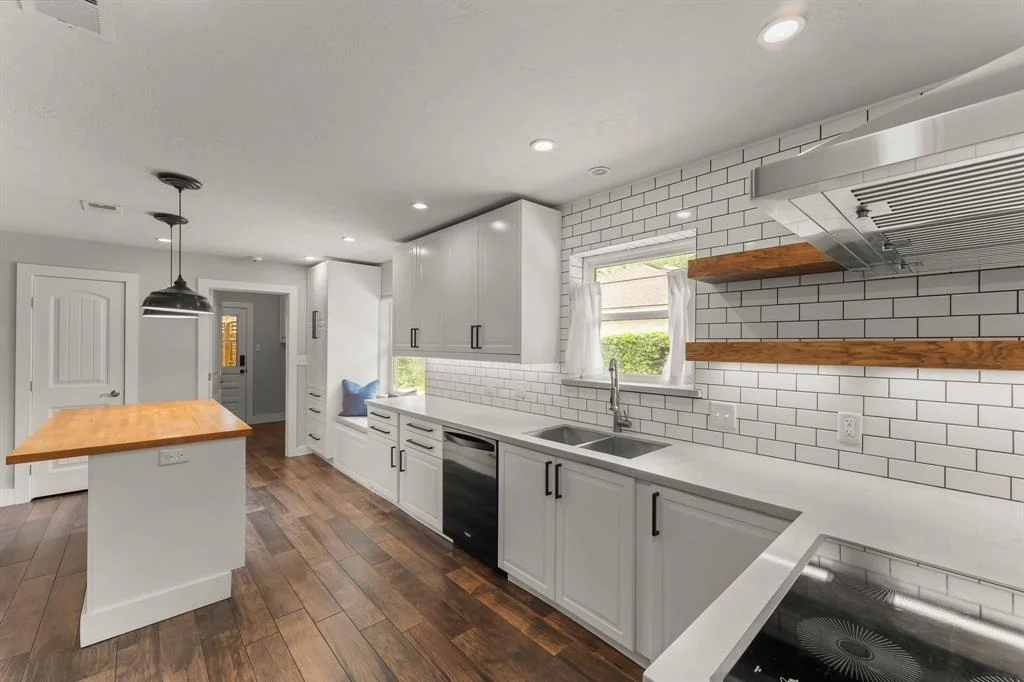 Photo of 3914 Cypress Lake Drive