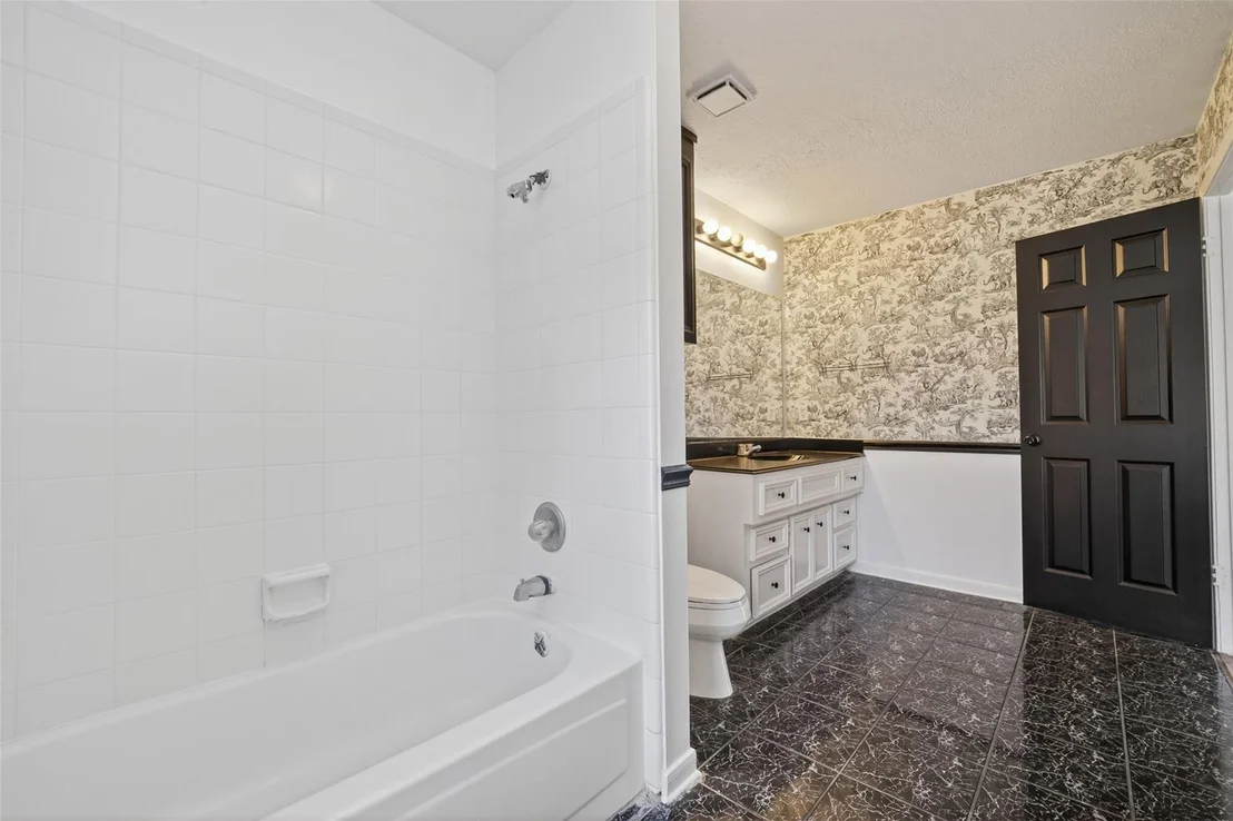 Photo of 5931 Thom Road