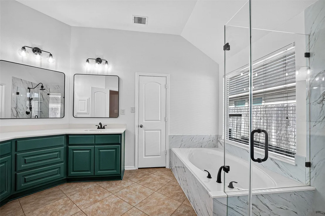 Photo of 5606 Walnut Glen Lane