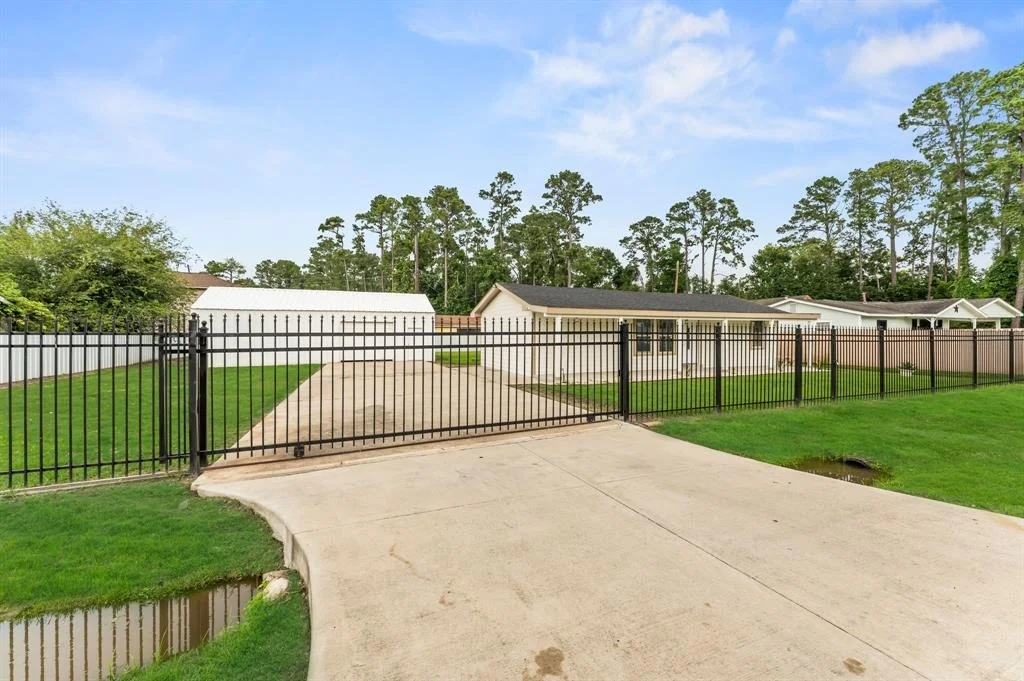 Photo of 6111 Glen Lee Drive